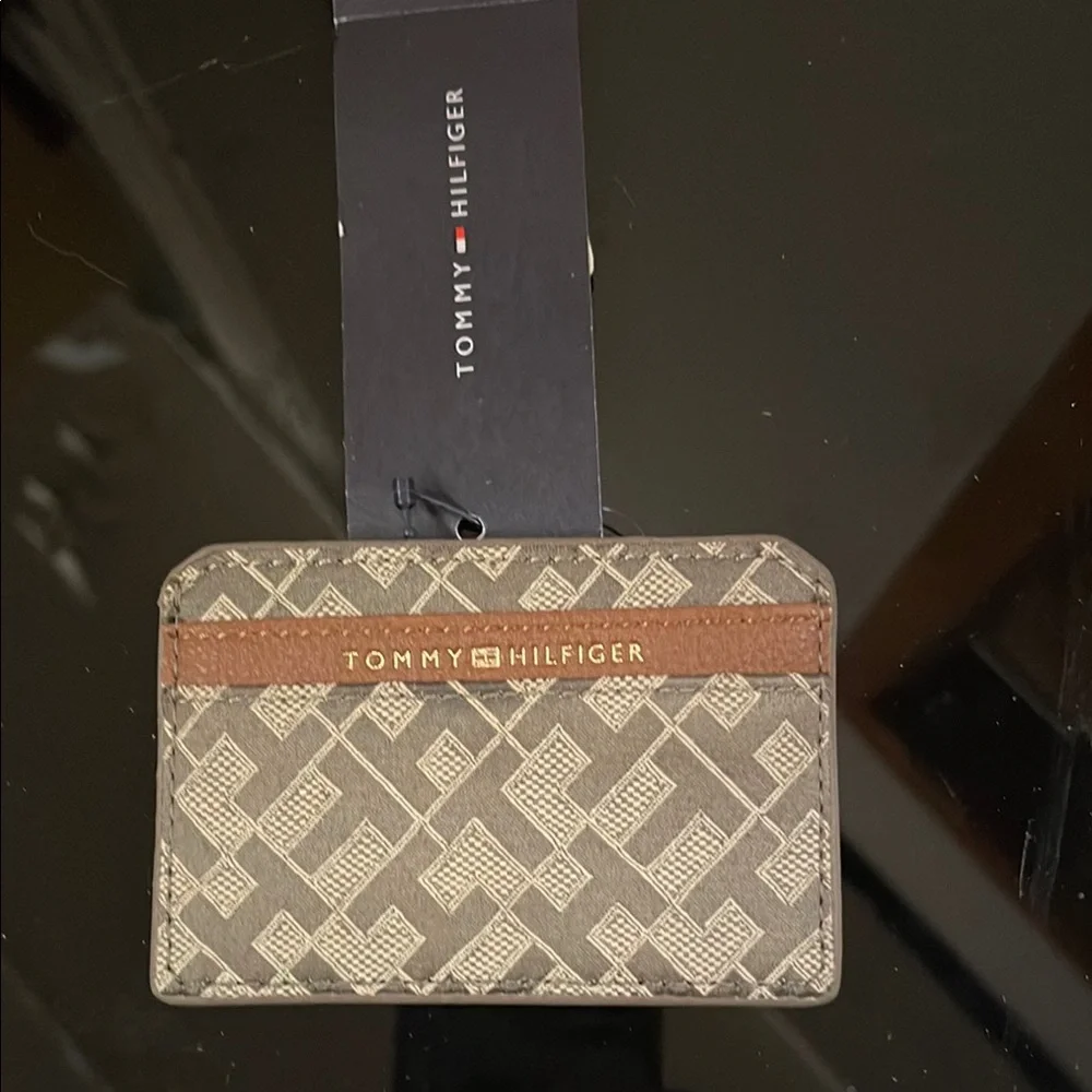 Tommy Hilfiger Monogram Card Holder in Brown and Cream